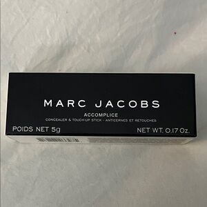 Marc Jacobs Accomplice Concealer in Black Packaging